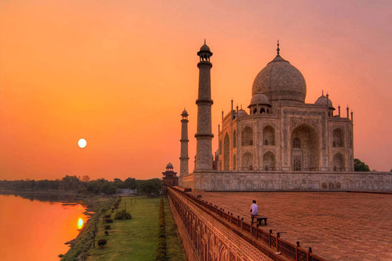 Taj Mahal Moonlight Tour